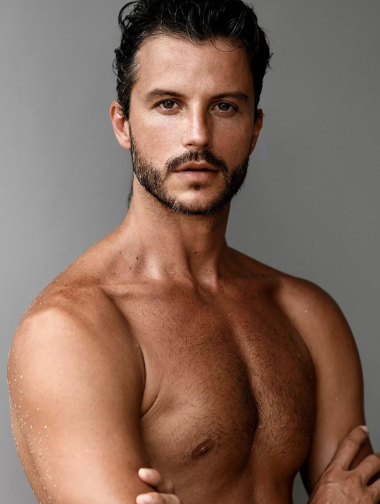 Santi Waine