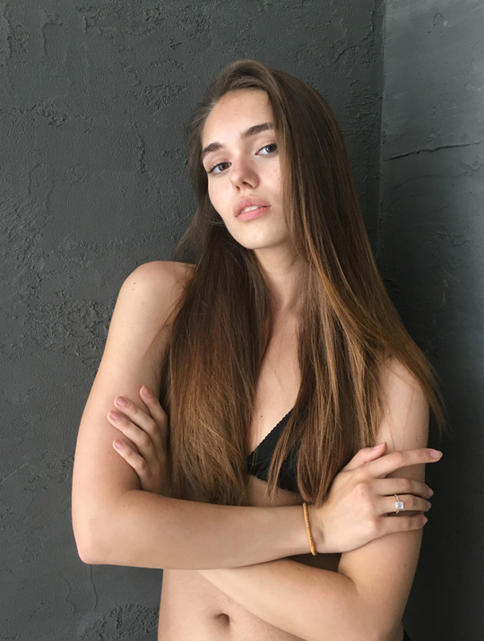 Alexa Vo. Polaroid
