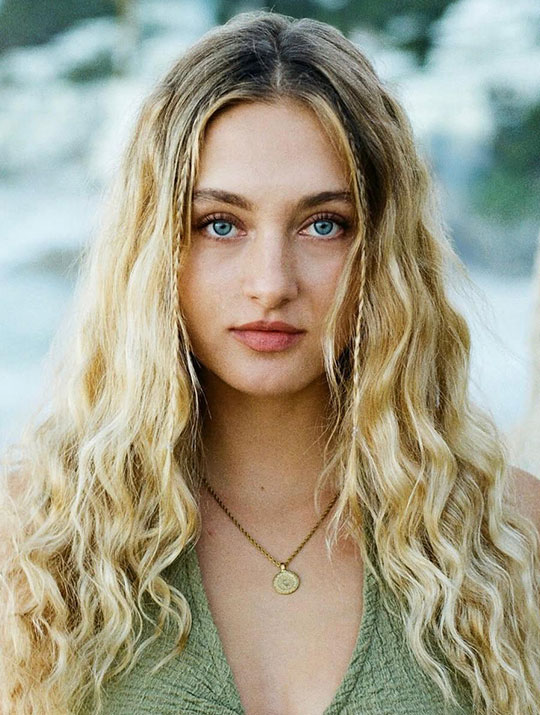 Helen Hold