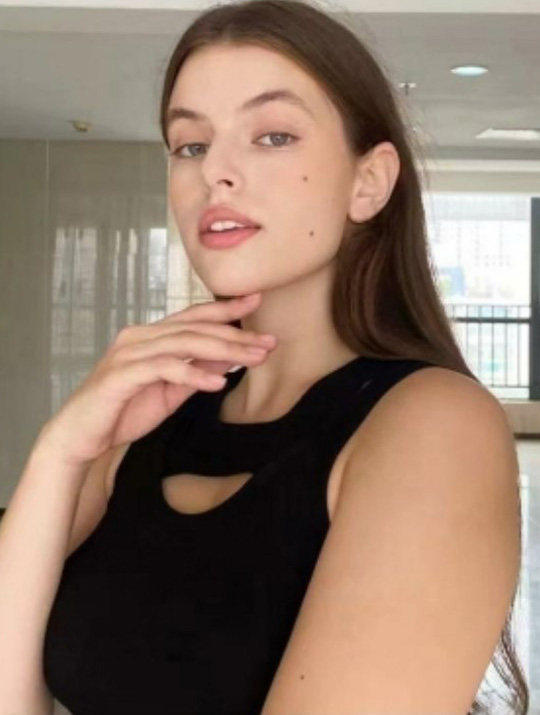 Katerina Kashteijan Polaroid