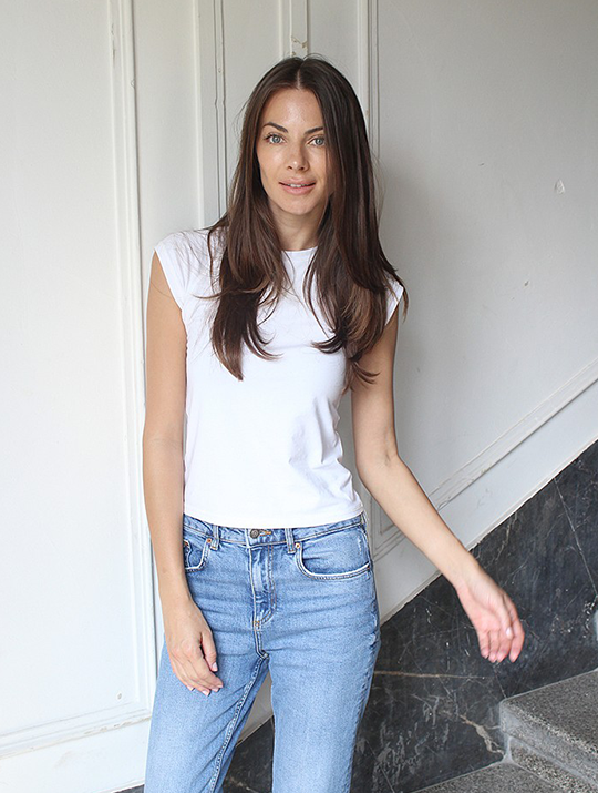 Neda V.
