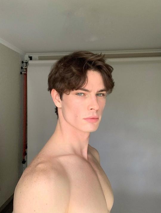 Alex Zanoza Polaroid