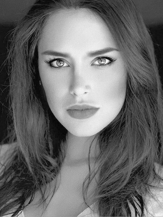 Andrea De La Heras